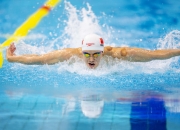 英雄联盟总决赛直播-游泳冠军高水平表现，夺牌成功