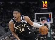 英雄联盟总决赛2025-雄鹿绝杀快船，德罗赞点燃赛场