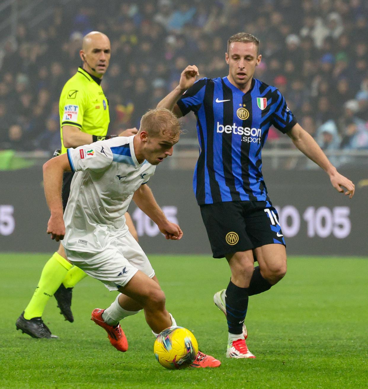 意大利队表现出色，成功晋级半决赛