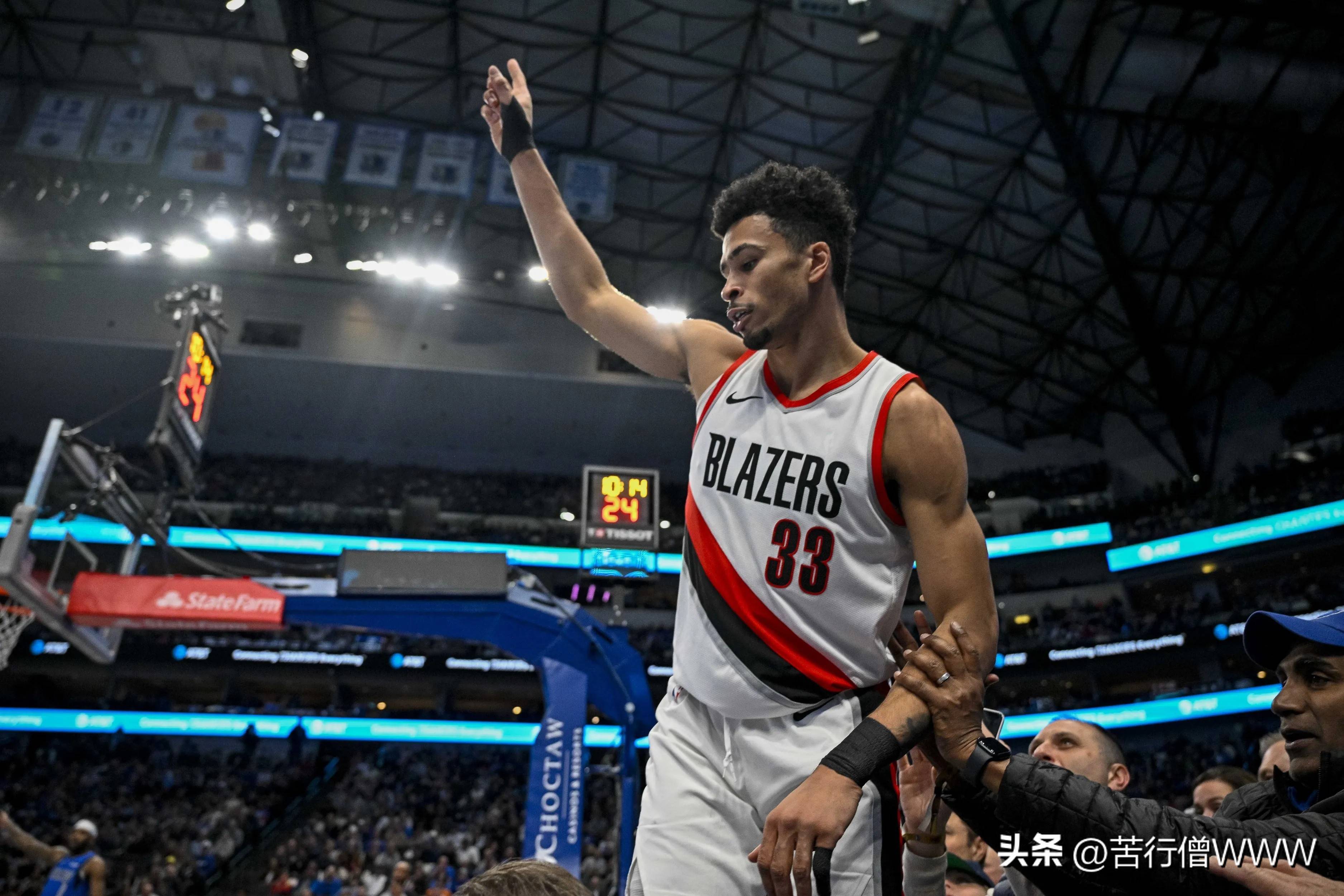 火箭队大胜开拓者，豪取四连胜