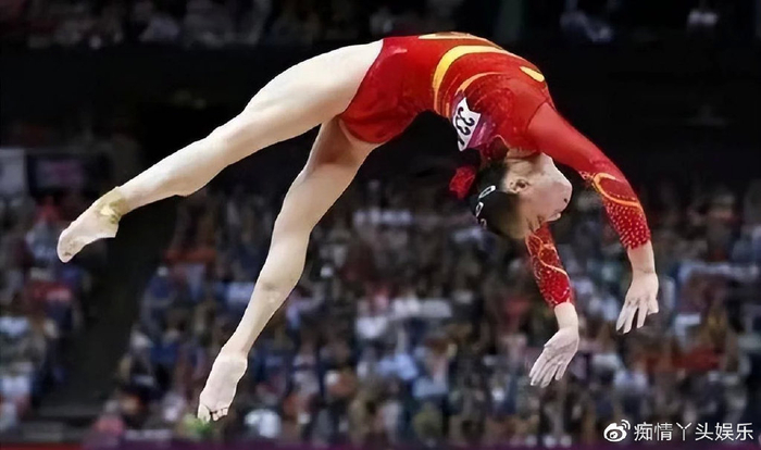 包含腾空出世！法国足球新秀一战成名，备受瞩目的词条