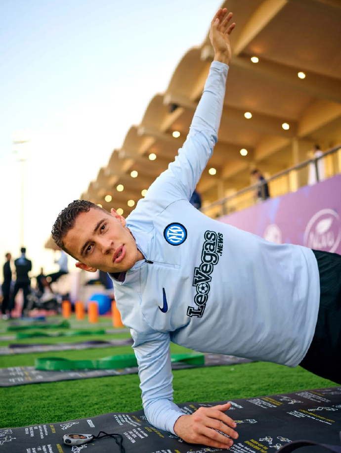 关于那不勒斯险胜波兰，哈弗茨统治全场的信息