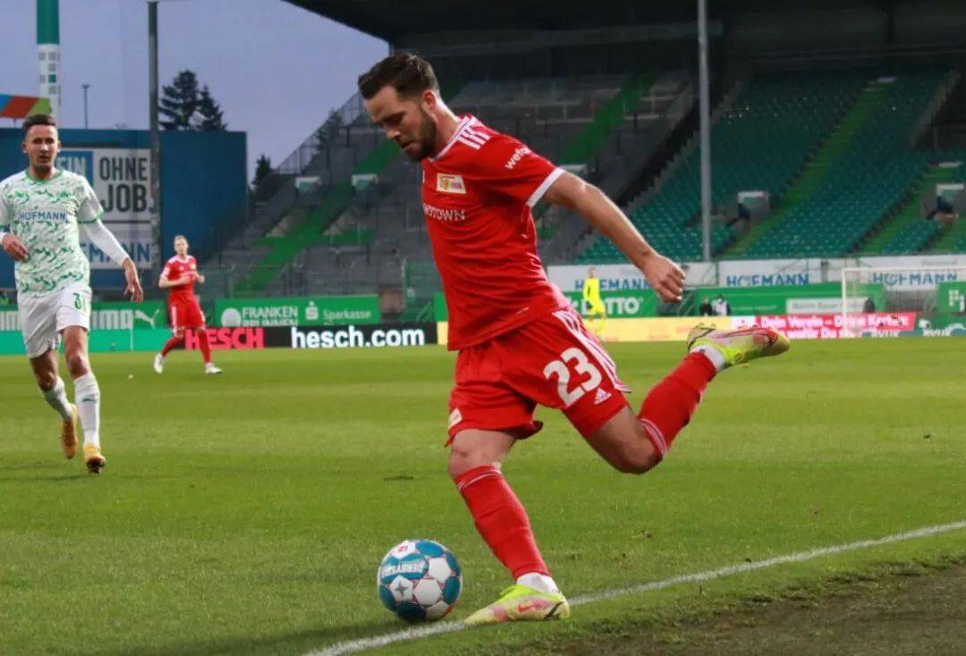 斯特拉斯堡不敌对手,遭遇低迷 斯特拉斯堡不敌对手,遭遇低迷