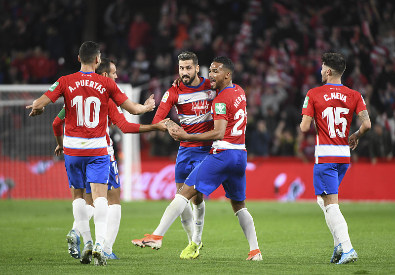 格拉纳达稳固排名，稳住榜首优势不失