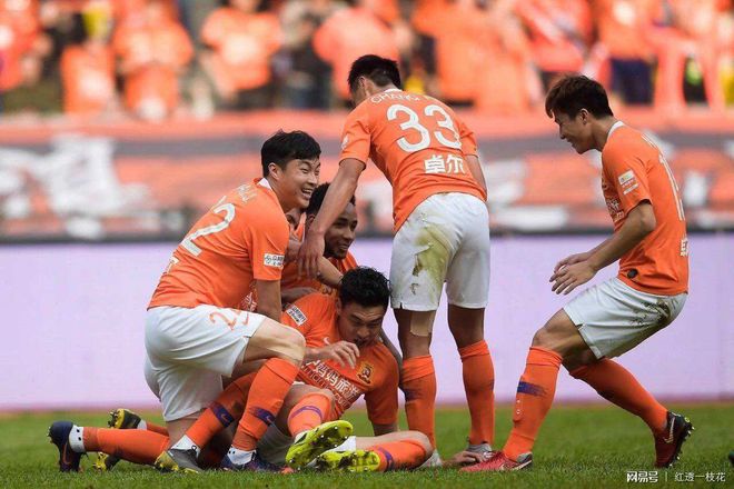 河北华夏幸福轻取对手,登顶积分榜 河北华夏幸福轻取对手,登顶积分榜