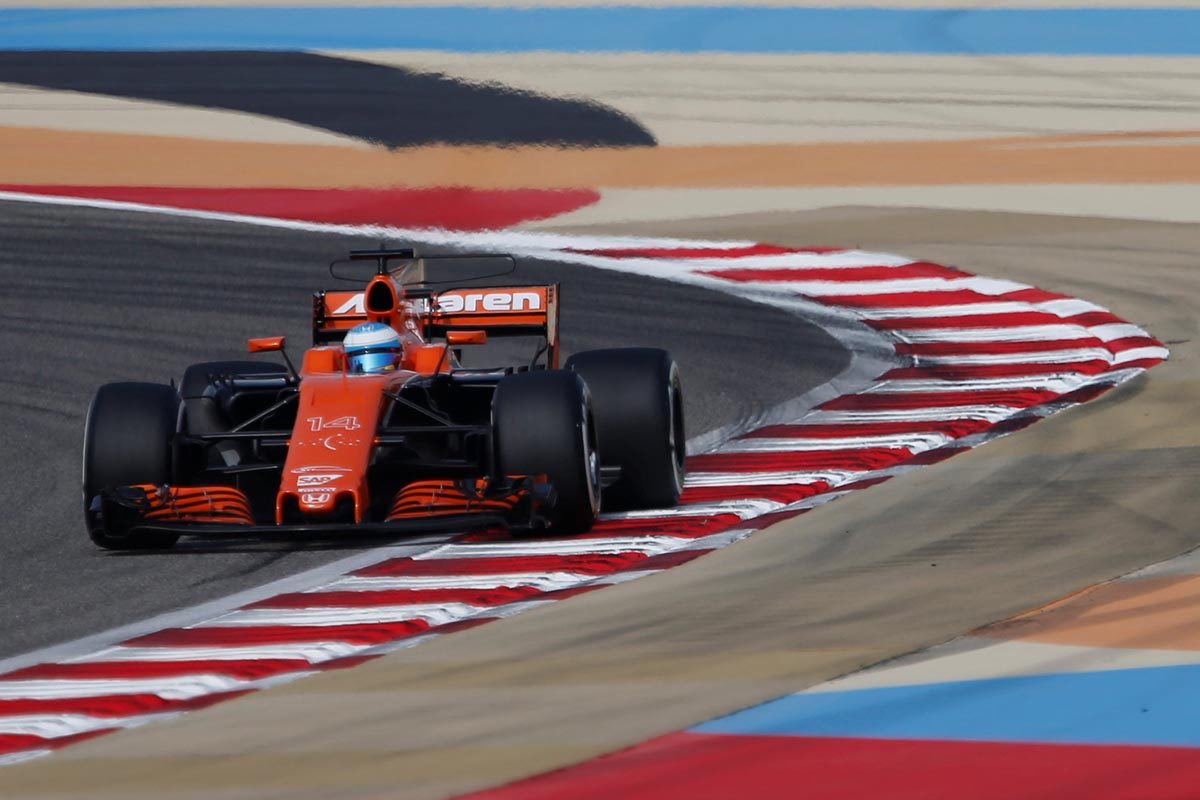 红牛二队险胜阿斯顿马丁,阿隆索点燃赛场 红牛二队险胜阿斯顿马丁,阿隆索点燃赛场