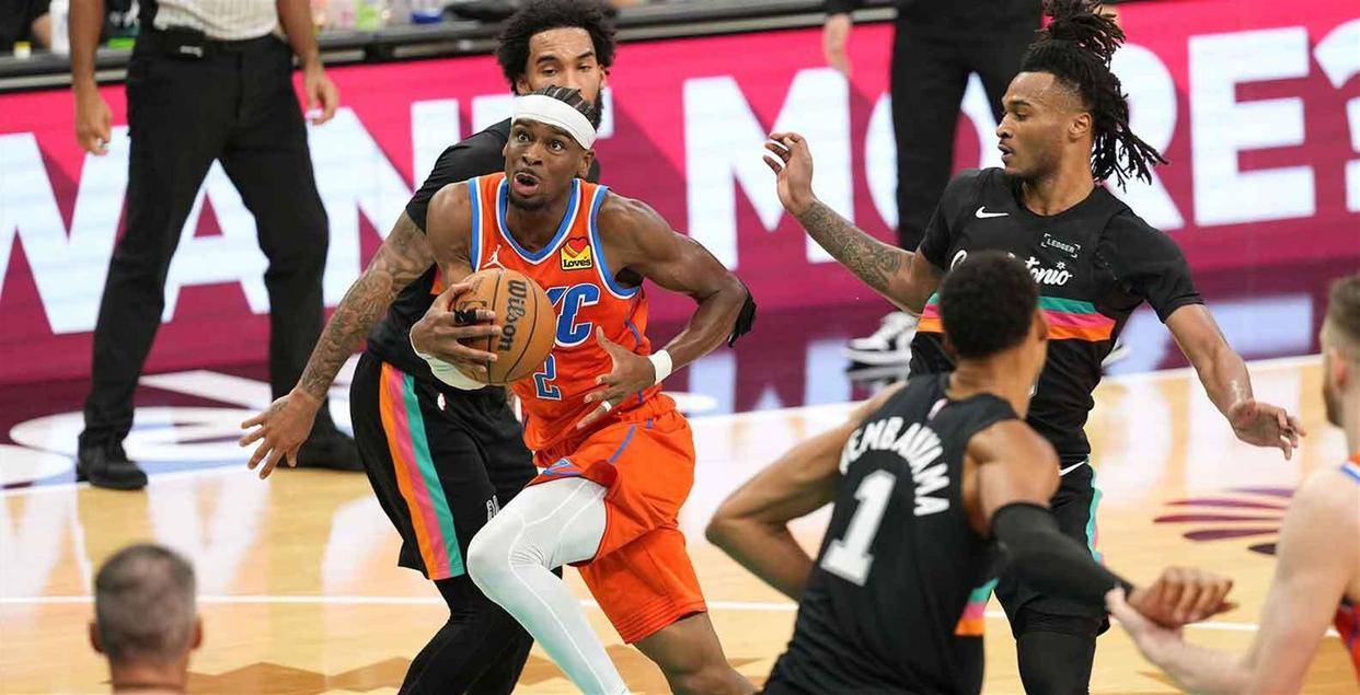 马刺轻取凯尔特人,米切尔带队取胜 马刺轻取凯尔特人,米切尔带队取胜