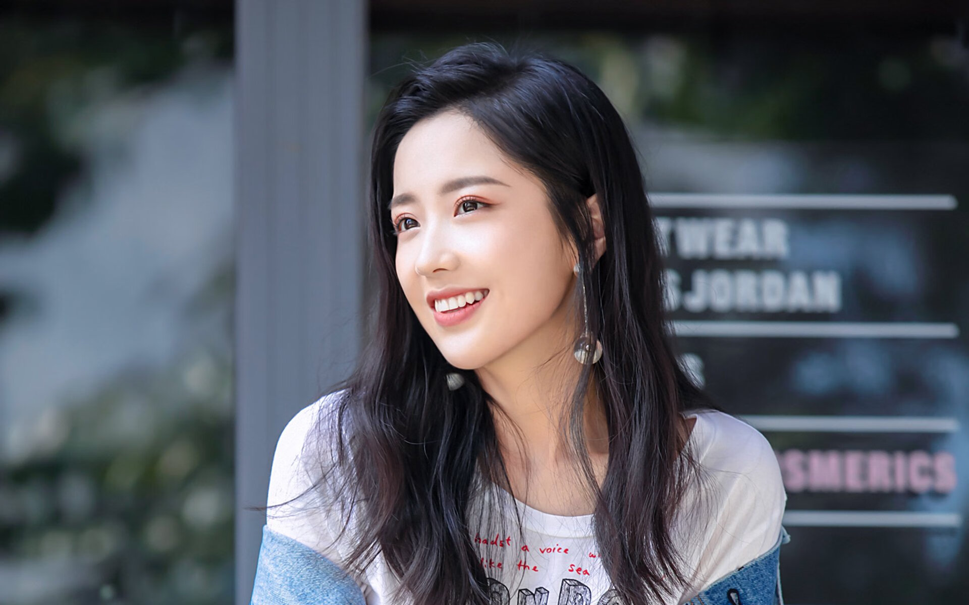 双城记，颠覆与传奇的碰撞